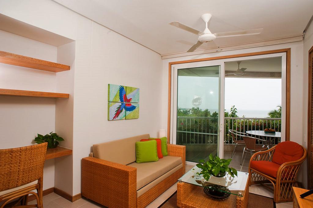 Hotel Irotama Lago Santa Marta  Exterior photo Living room with sliding doors