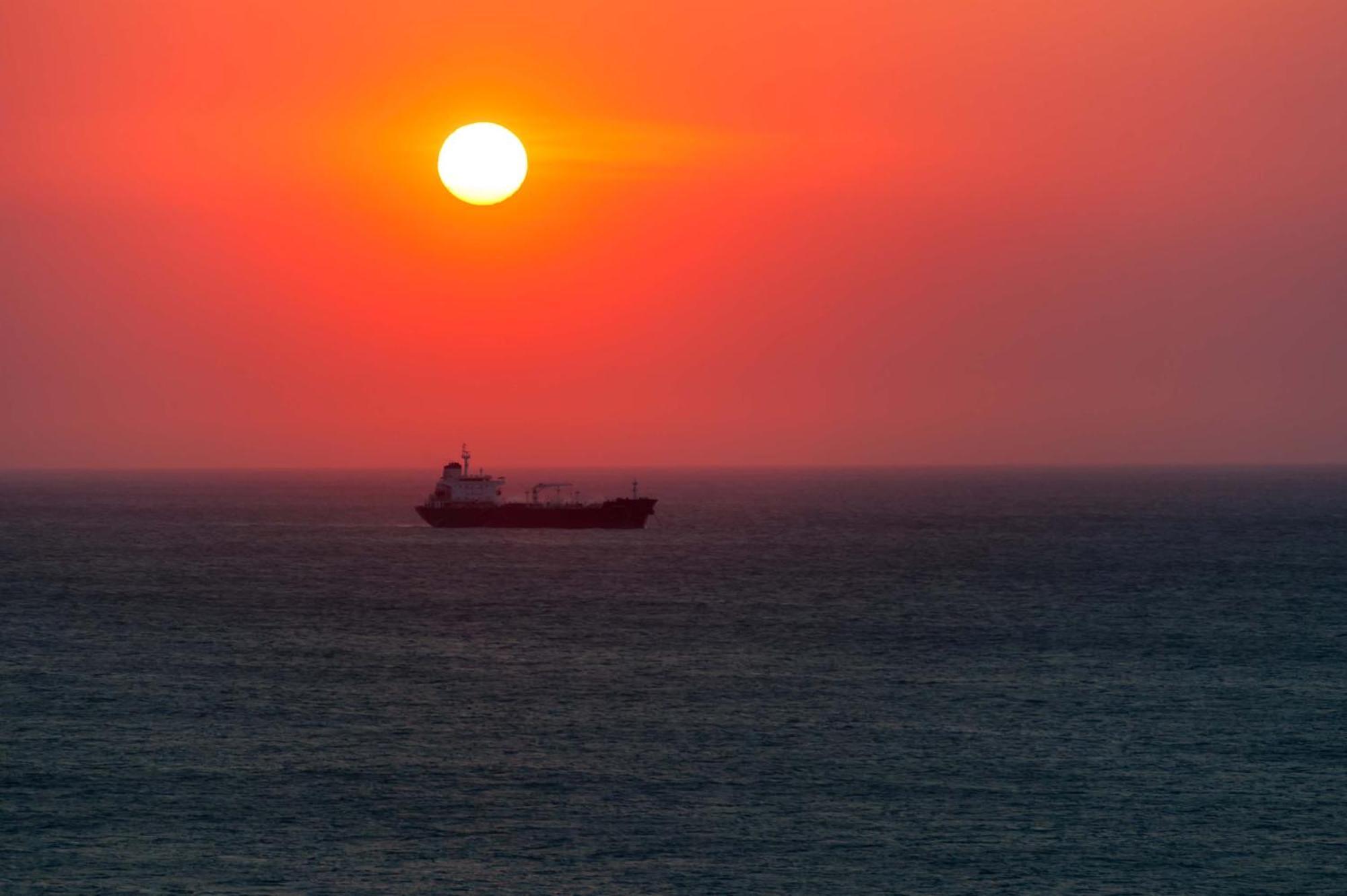 Hotel Irotama Lago Santa Marta  Exterior photo Sunset over the Black Sea