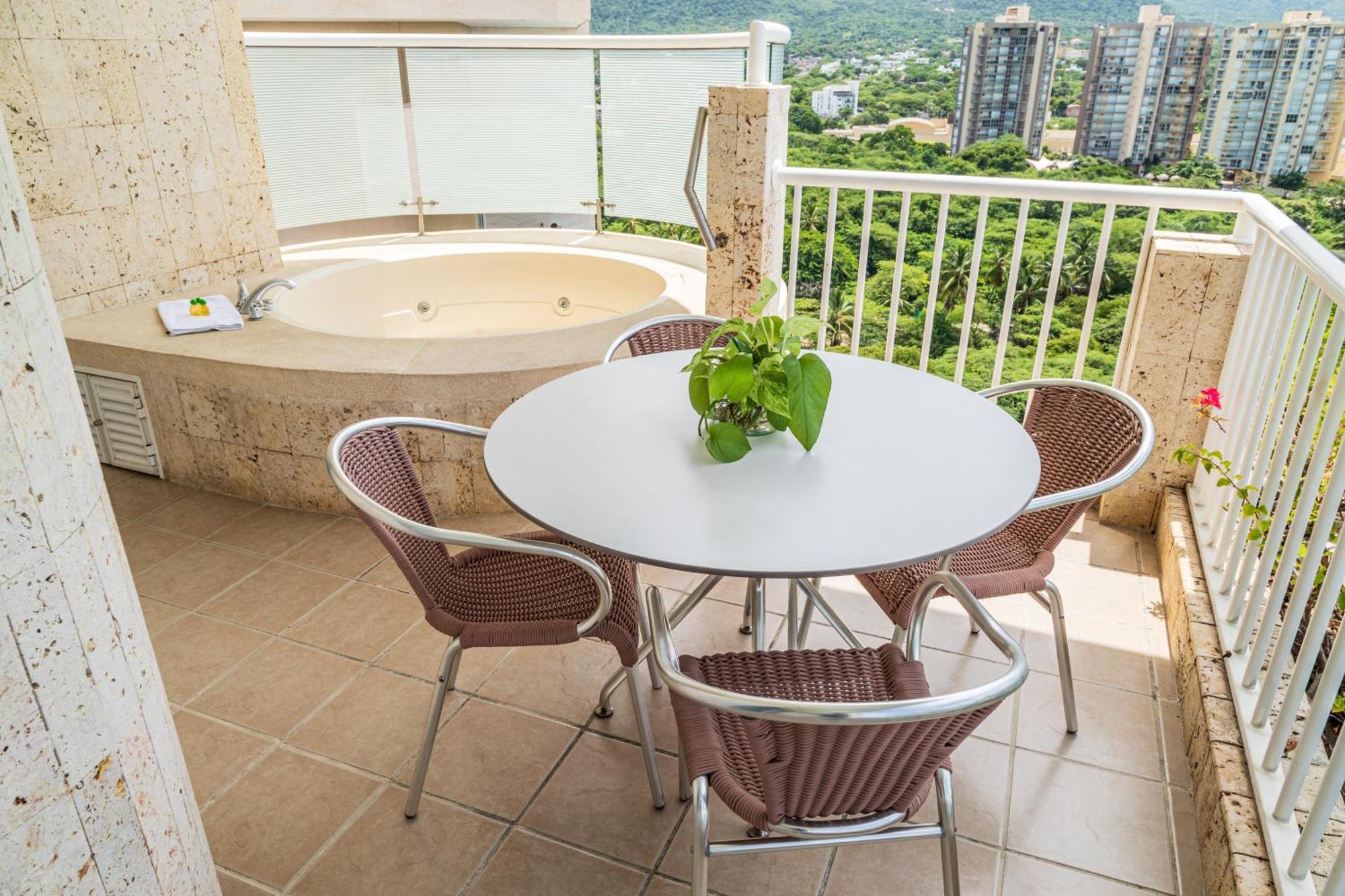 Hotel Irotama Lago Santa Marta  Exterior photo A balcony with a small kitchen