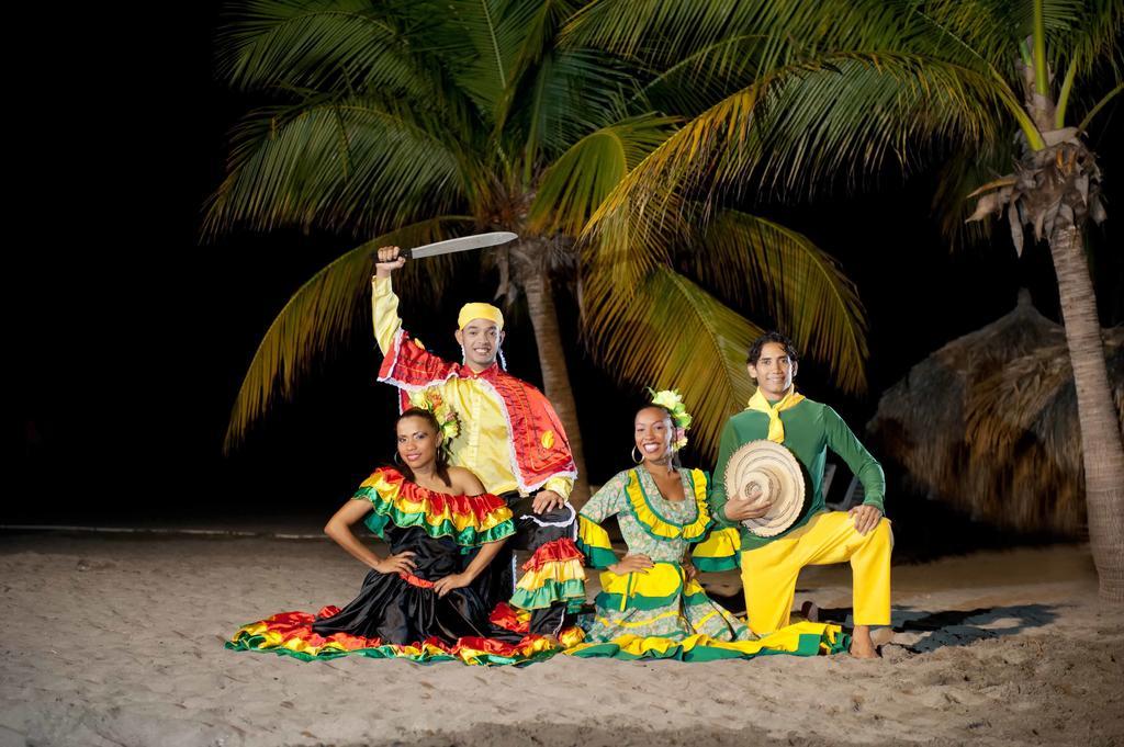Hotel Irotama Lago Santa Marta  Exterior photo Dancers in traditional attire