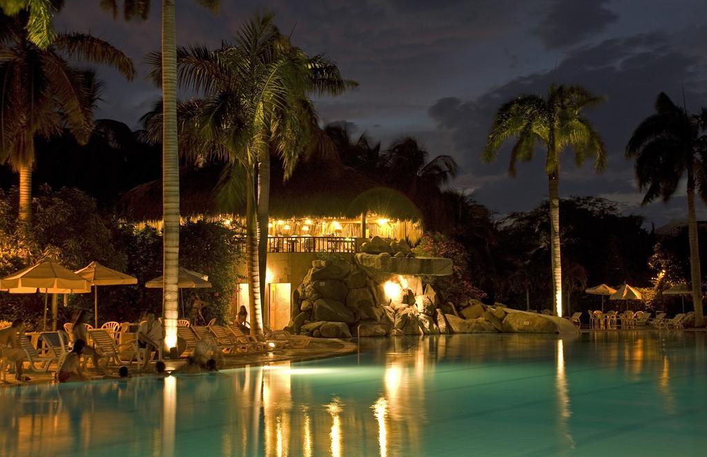 Hotel Irotama Lago Santa Marta  Exterior photo The Rock Bar at night
